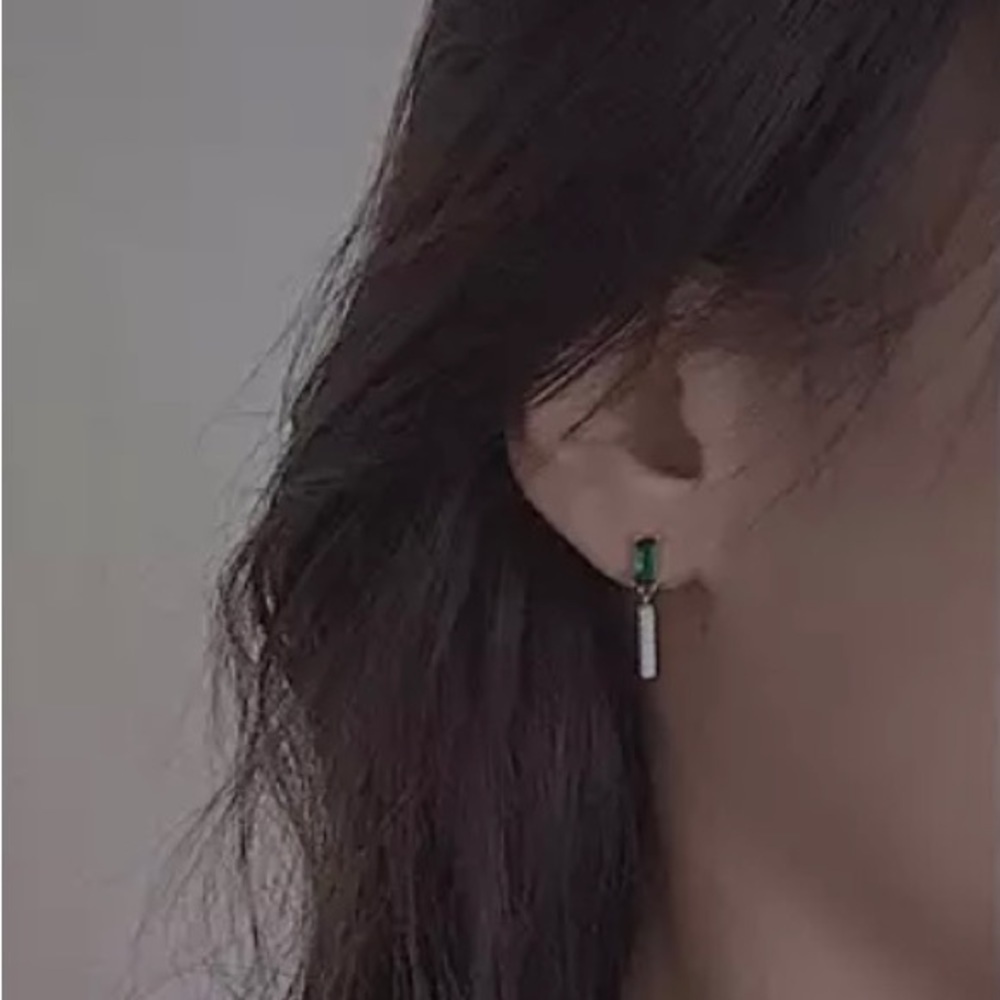 Emerald Rhinestone Earrings - Picture 2 of 6